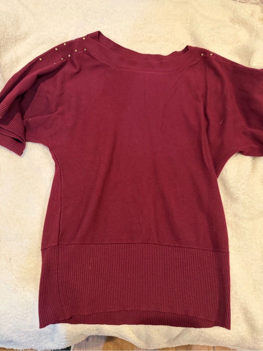 Women’s Burgundy Short-Sleeve Knit Top